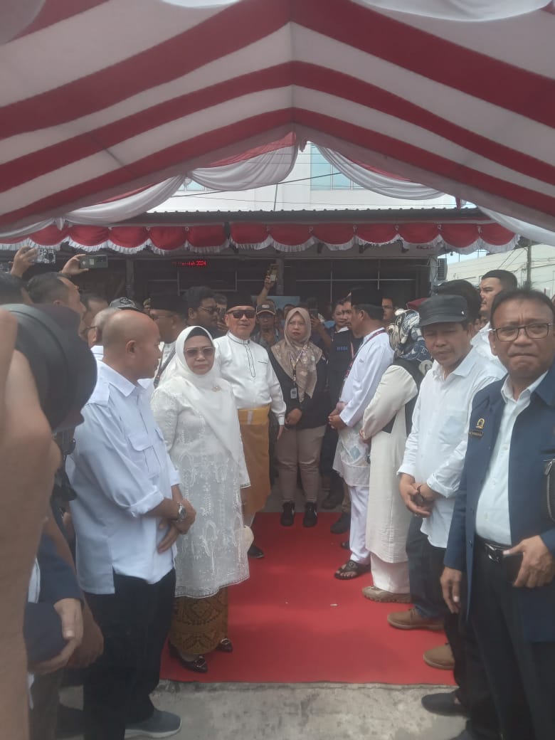 Rindu Kepri Lebih Baik,Ribuan Masyarakat Ikut Mengantarkan Rudi Rafiq Mendaftar Di KPUD Prov Kepri