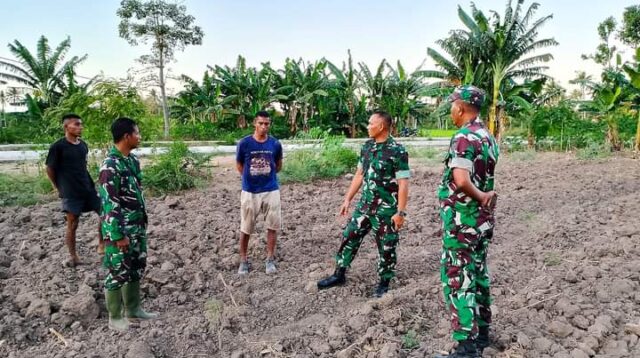 Dandim 1601/Sumba Timur Tinjau Langsung Lahan Program Ketahanan Pangan Di Kelurahan Lambanapu