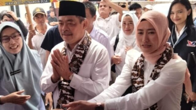 Syarat Lengkap Paslon Cabup Dan Cawabup Bursah Zarnubi dan Widia Resmi Daftar Ke KPUD Lahat