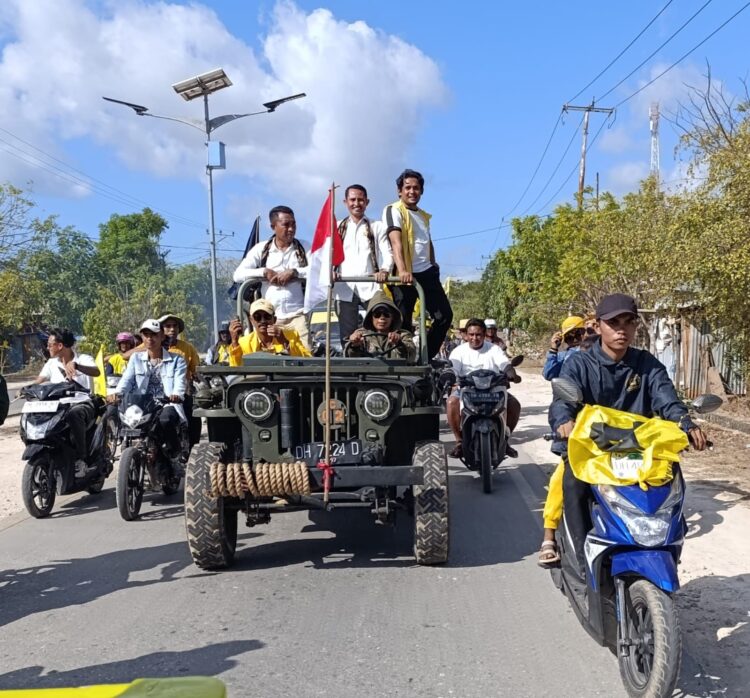 Ribuan Pendukung Padati Kota Seba, Paket SOLID Resmi Mendaftar di KPU Sabu Raijua