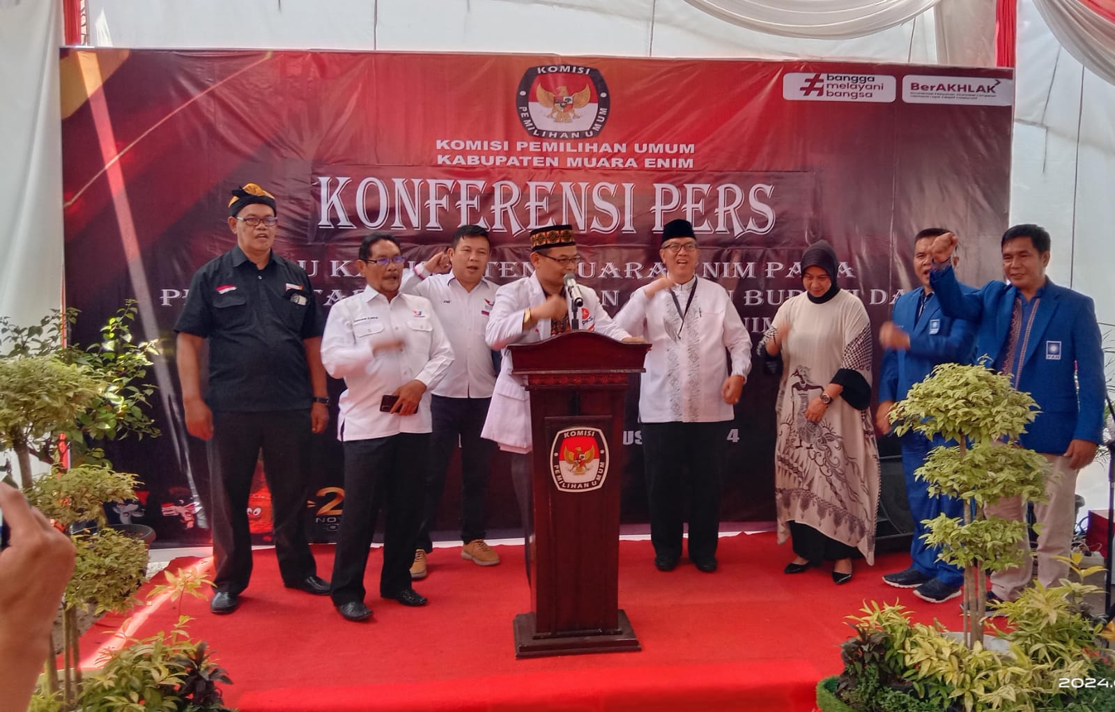 Hari Terakhir Pendaftaran,KPUD Kabupaten Muara Enim Menerima Pendaftaran Dua Pasang Bakal Calon Bupati Dan Wakil Bupati Muara Enim