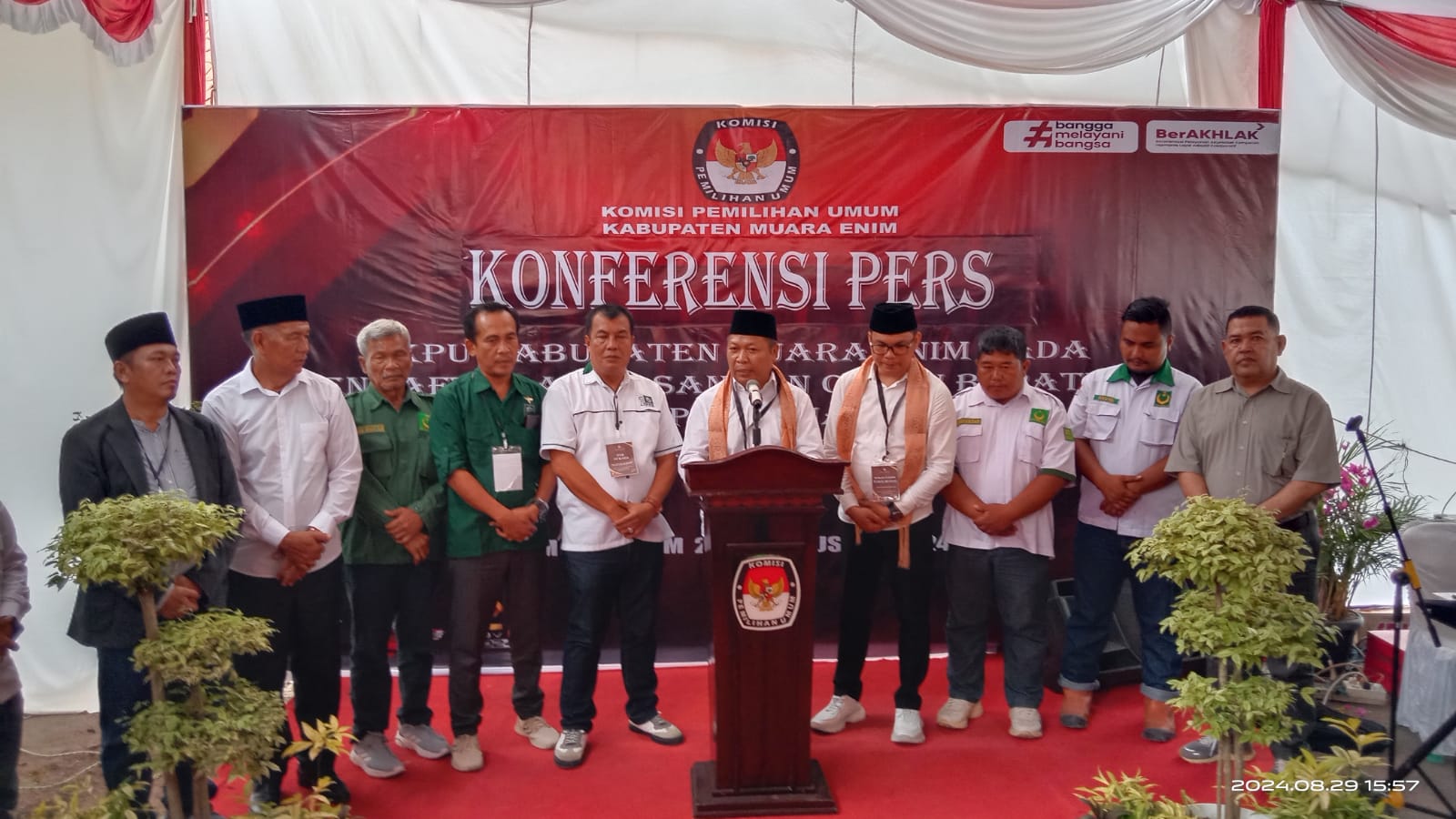 Hari Terakhir Pendaftaran,KPUD Kabupaten Muara Enim Menerima Pendaftaran Dua Pasang Bakal Calon Bupati Dan Wakil Bupati Muara Enim