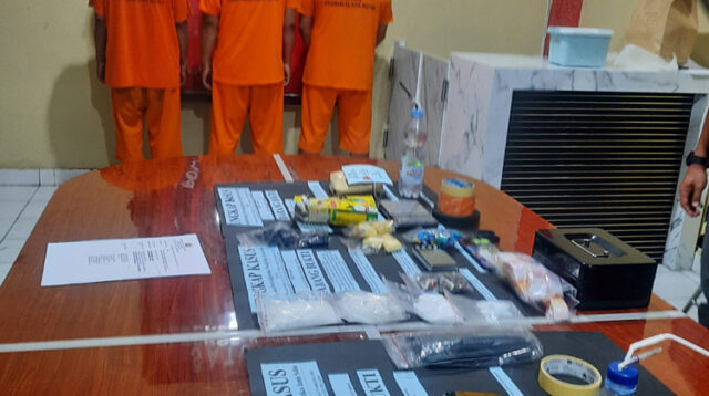 Tiga Pengedar Sabu Ditangkap Satnarkoba Polres Tasik Kota, dengan Barang Bukti Hampir Setengah Kilogram