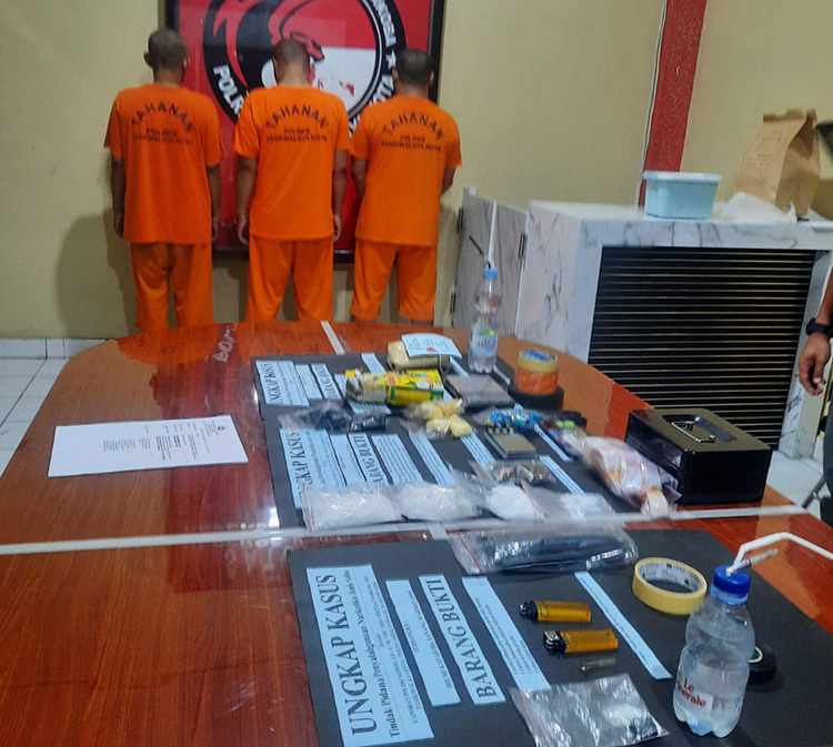 Tiga Pengedar Sabu Ditangkap Satnarkoba Polres Tasik Kota, dengan Barang Bukti Hampir Setengah Kilogram