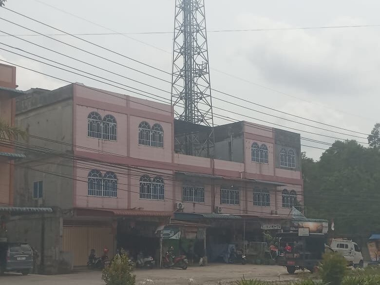 Tindakan Tegas Pemko Tanjungpinang,Tower Milik Perusahaan Ternama Yang Berada Diatas Ruko Diberi Line PPNS