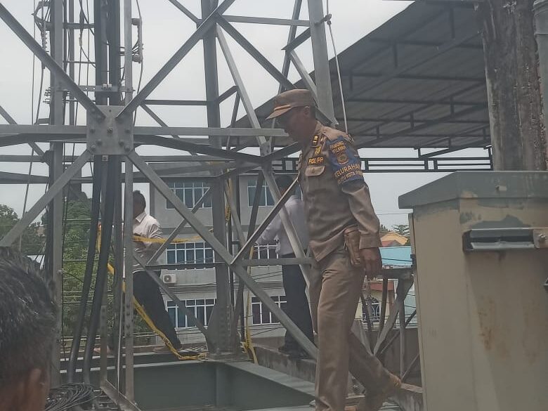 Tindakan Tegas Pemko Tanjungpinang,Tower Milik Perusahaan Ternama Yang Berada Diatas Ruko Diberi Line PPNS