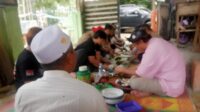 Calon Bupati Pandeglang, yang Merakyat Kunjungi Warga Kadu Kored Berikan Santunan Kepada Janda Dan Yatim Piatu