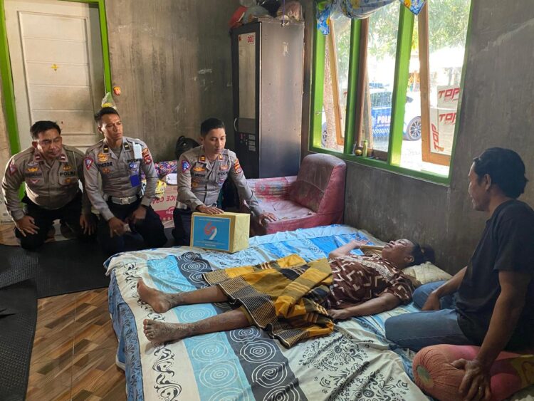 Sambut HUT Lalulintas Ke-69, Sat Lantas Polres Bima Sambangi Disabilitas dan Korban Laka Lantas