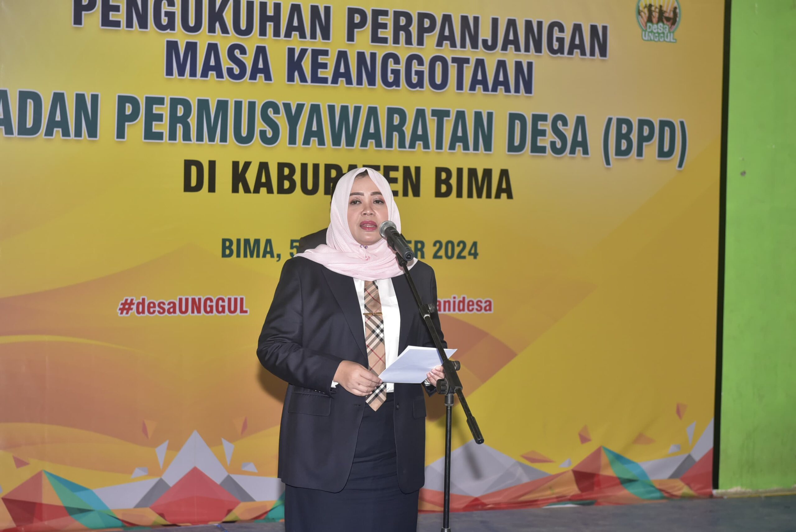 Bupati Bima Hj. Indah Damayanti Putri SE.M.IP., Kukuhkan 1.395 Anggota BPD