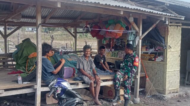 Eratkan Persaudaraan Wilayah Binaan, Babinsa Laksanakan Komsos