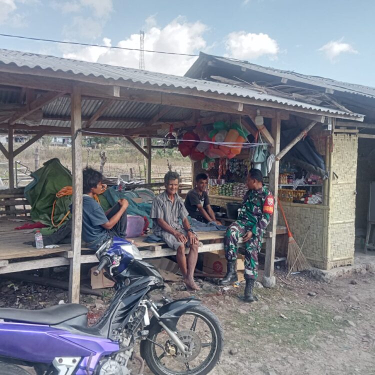 Eratkan Persaudaraan Wilayah Binaan, Babinsa Laksanakan Komsos