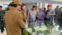 Didampingi Kapolres Belu, Pangkogabwilhan ll dan Kapolda NTT Tinjau Aktivitas di Pos Lintas Batas Negara Motaain