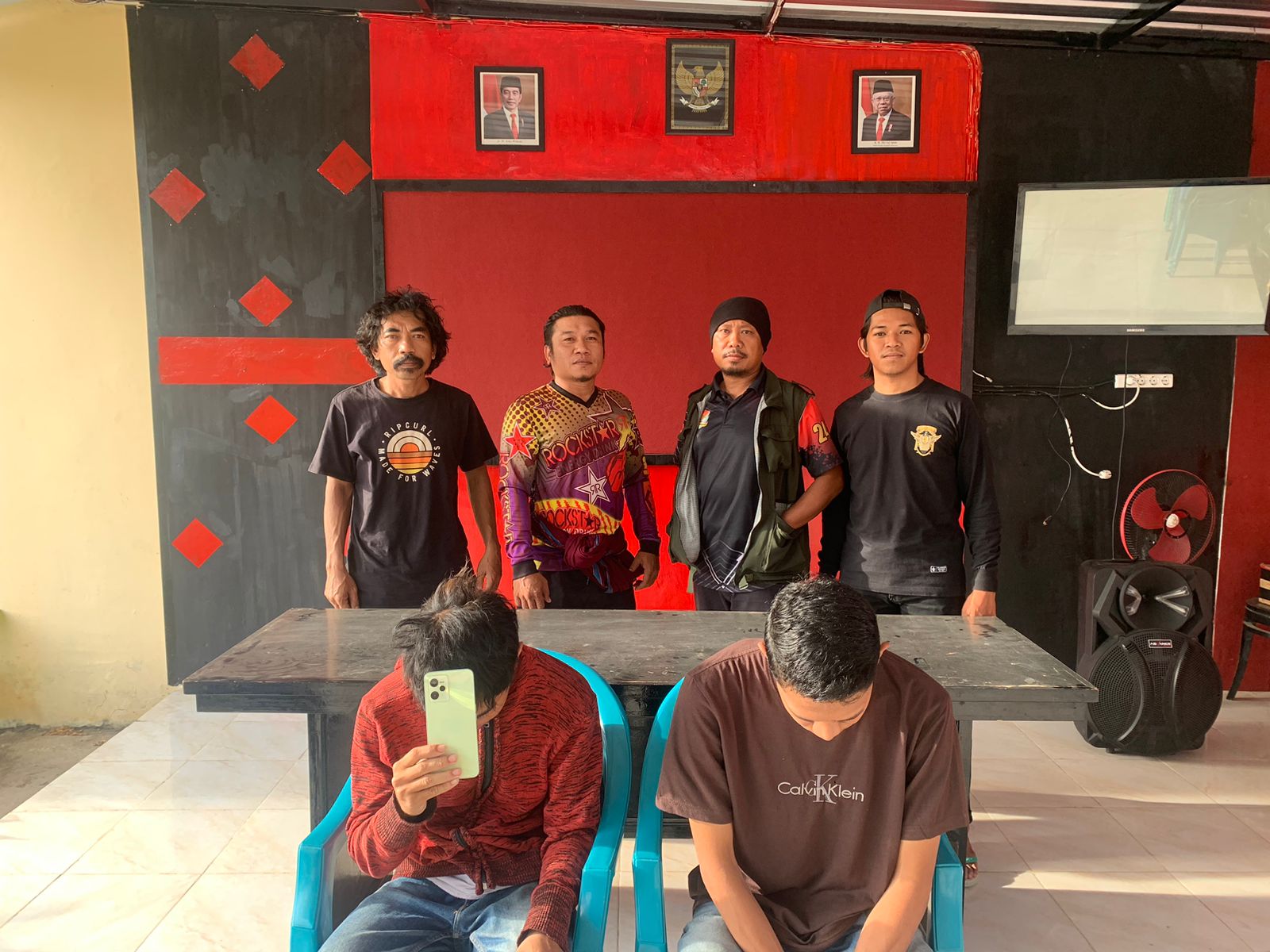 Team Opsnal Polsek Rasanae Barat Ungkap Kasus Pencurian, Dua dari Empat Pelaku Berhasil Dibekuk Team Opsnal Polsek Rasanae Barat Ungkap Kasus Pencurian, Dua dari Empat Pelaku Berhasil Dibekuk