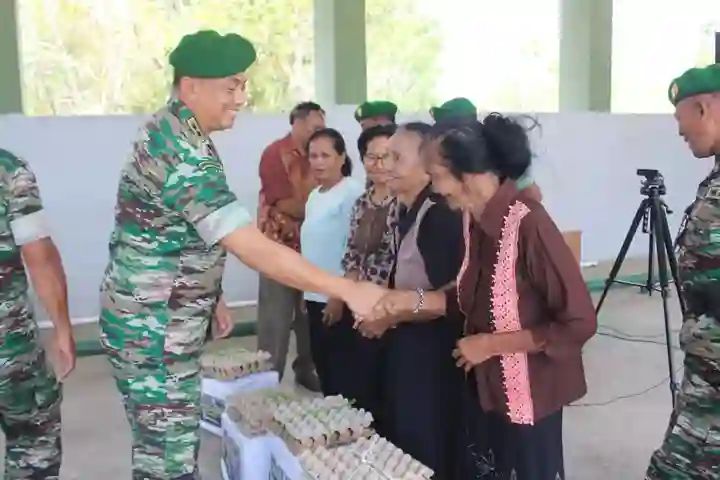 Kodim 1629/SBD Gelar Bakti Sosial HUT TNI Ke-79 di Kab. Sumba Barat Daya, Apresiasi untuk Purnawirawan dan Warakawuri Kodim 1629/SBD Gelar Bakti Sosial HUT TNI Ke-79 di Kab. Sumba Barat Daya, Apresiasi untuk Purnawirawan dan Warakawuri