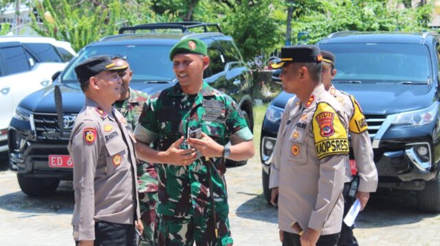 Kodim 1601/Sumba Timur Amankan Pengundian Nomor Pasangan Calon Bupati Dan Wakil Bupati Sumba Timur