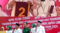 Salam 2 Jari Jadi Simbol Pasangan Bursah Widia