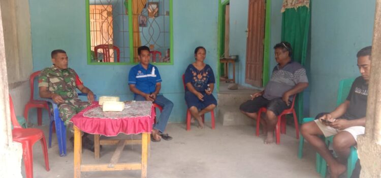 Jaga Kondusifitas Jelang Pilkada 2024 Babinsa Koramil 04/Tabundung Rutin Lakukan Komsos Di Wilayah Binaan