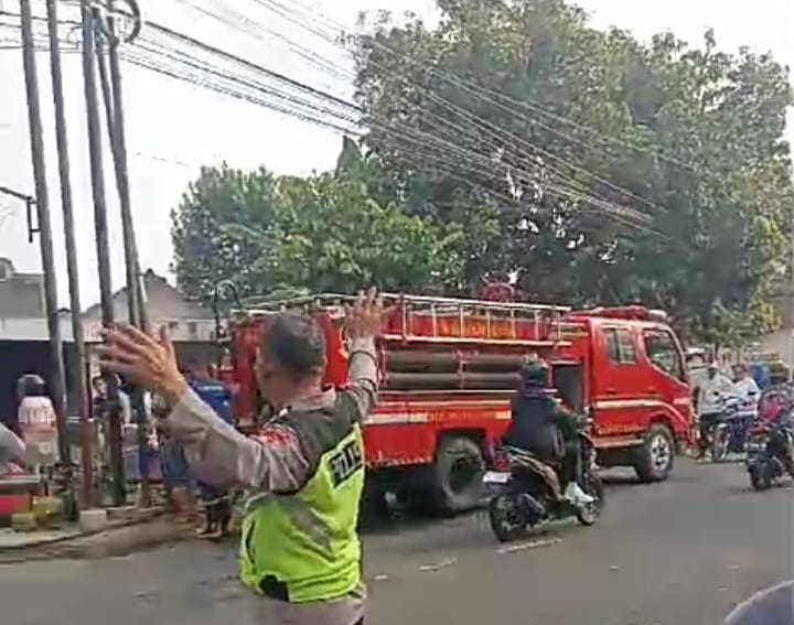 Lupa Matikan Kompor Dapur, Rumah Terbakar Seorang Terluka Lupa Matikan Kompor Dapur, Rumah Terbakar Seorang Terluka