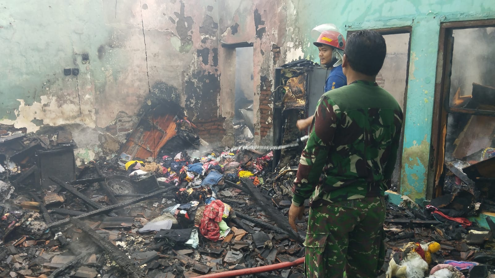 Lupa Matikan Kompor Dapur, Rumah Terbakar Seorang Terluka