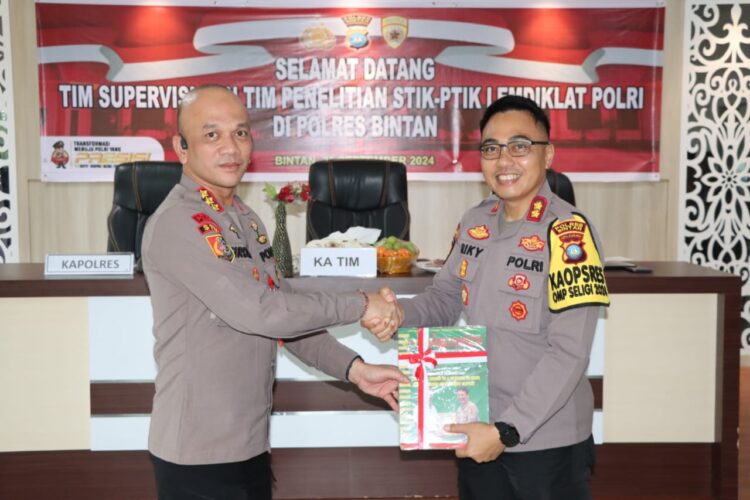 Kunjungan Tim STIK Lemdiklat Polri Di Polres Bintan, Anggota Polri Harus Bijak Bersosmed Kunjungan Tim STIK Lemdiklat Polri Di Polres Bintan, Anggota Polri Harus Bijak Bersosmed