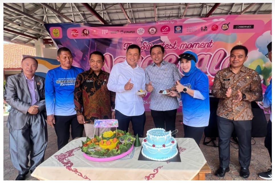 Ketua DPRD Kabupaten Karawang H.Endang Sodikin Menghadiri Milad Ke 41 SMAN 2 Karawang