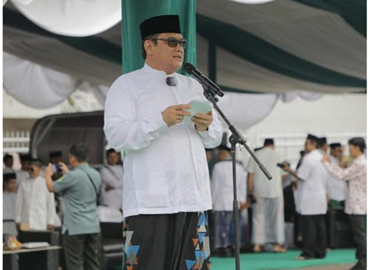 Ribuan Santri dari Berbagai PONPES Berkumpul di Stadion Wiradadaha, Mengikuti Upacara Hari Santri Nasional Tingkat Kota Tasikmalaya