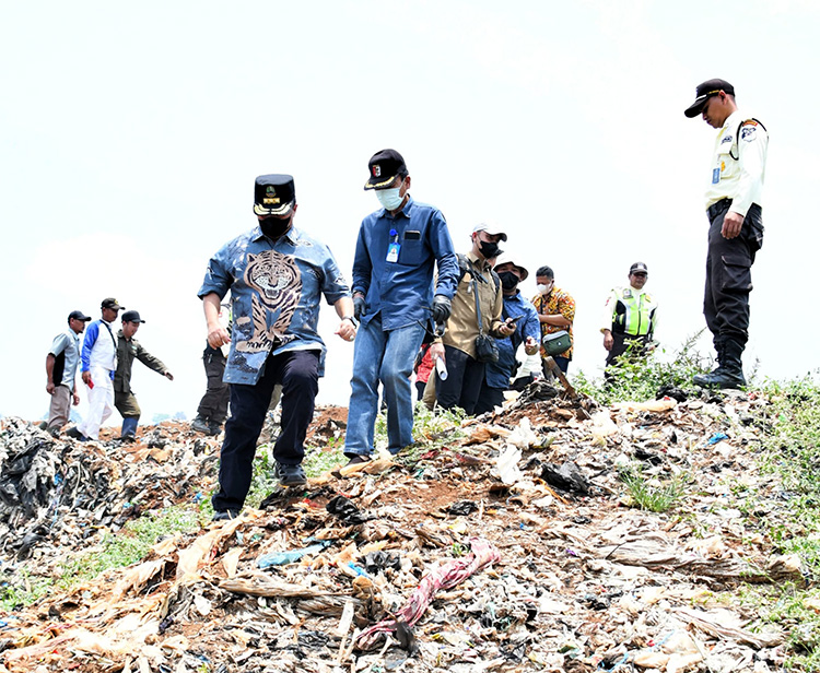 Pemdaprov Batasi Ritase Pengiriman Sampah ke TPA Sarimukti