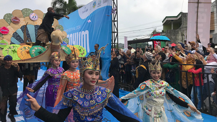 Perayaan Hari Jadi Kota Tasikmalaya ke-23 Tahun Berlangsung Meriah dengan Acara Helaran Jampana