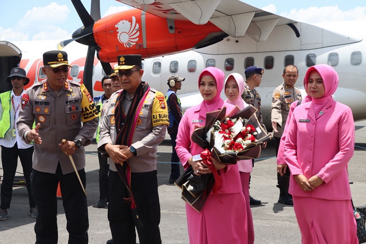 Kunker Di Bima, Kapolda NTB Disambut Kapolres dan Seluruh Jajaran Muspida