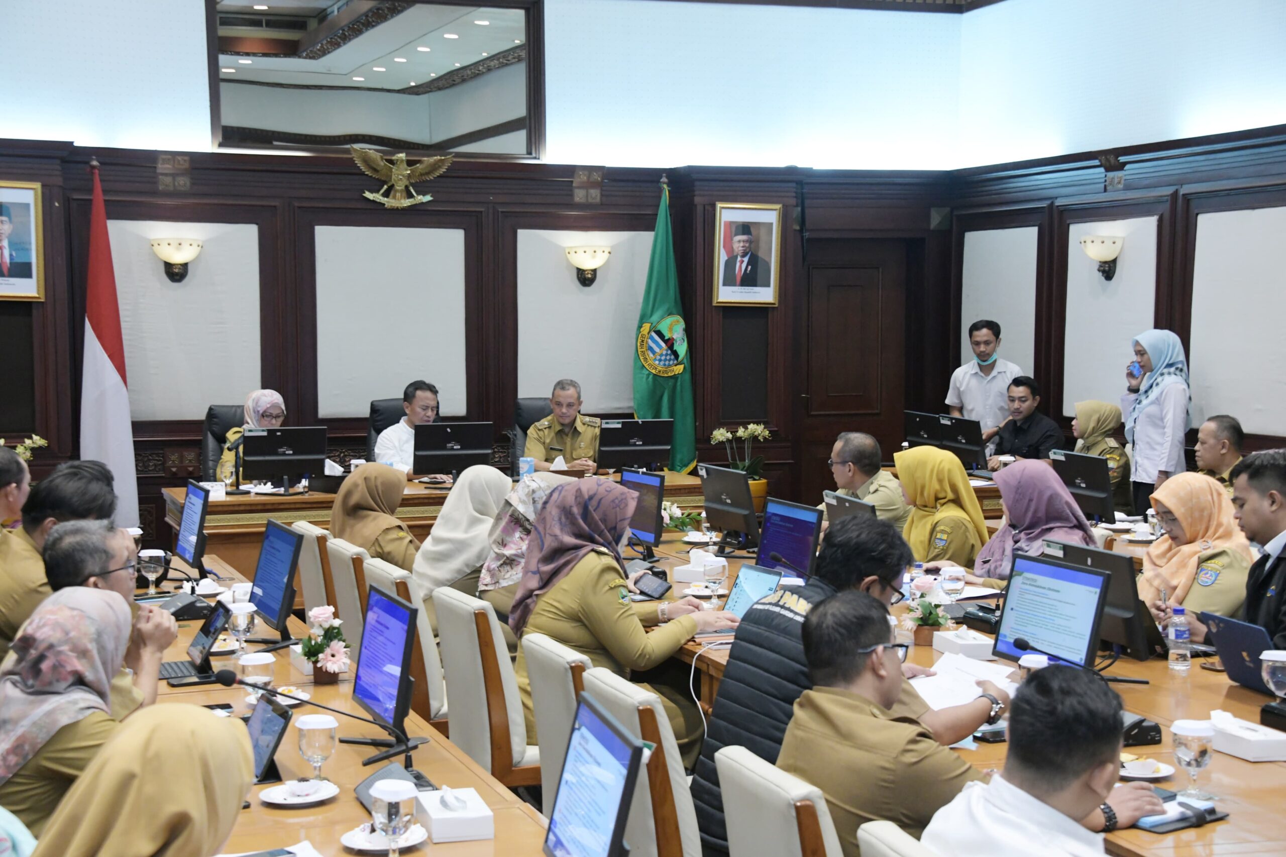 Sekda Herman: Provinsi dan Kabupaten Kota Perlu Bersinergi Tangani Masalah Sosial Salah Satunya Menangani Kemiskinan Ekstrem