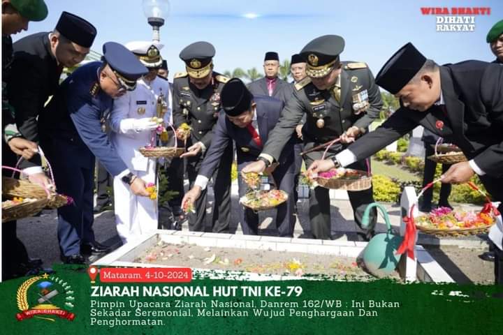 Danrem 162/Wira Bhakti Memimpin Upacara Ziarah Nasional di Taman Makam Pahlawan Majeluk