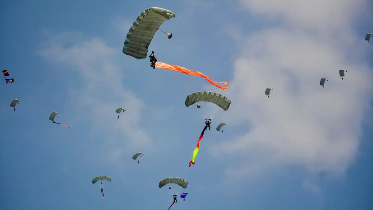 Presiden Jokowi Pimpin Upacara Peringatan HUT TNI ke-79 di Monas