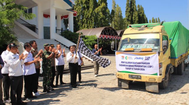 Kasdim 1601/Sumba Timur Hadiri Launching Penyaluran Bantuan Pangan Cadangan Beras