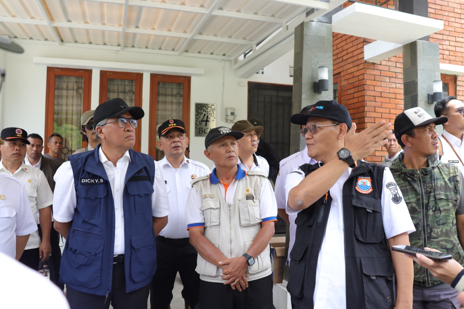 Pj Wali Kota Cimahi Tinjau Lokasi Longsor Cibogo