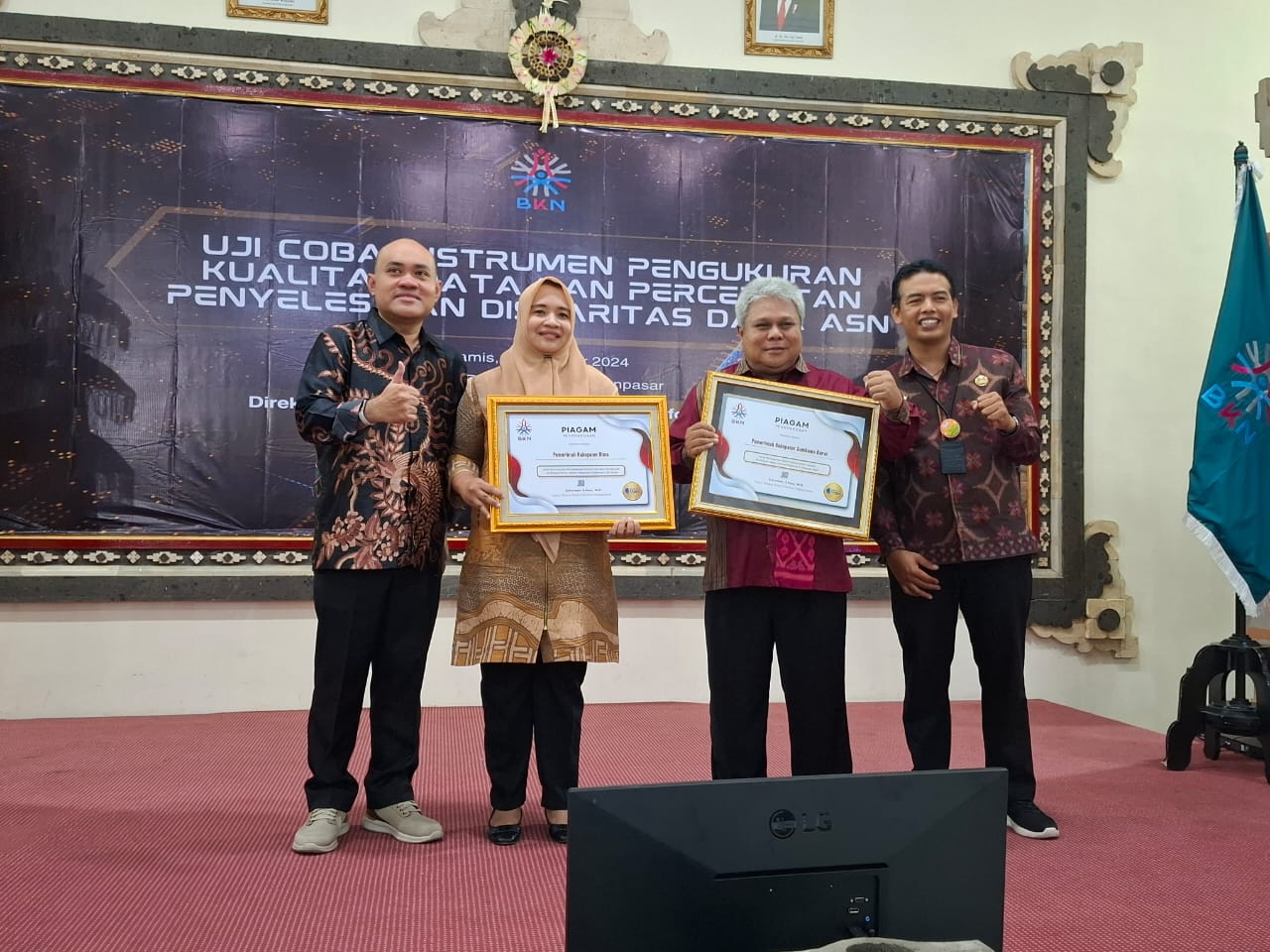Tangani Disparitas Data, BKD Kabupaten Bima Terima Penghargaan BKN