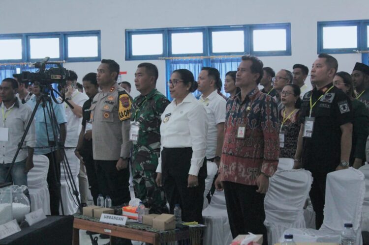 Kasdim 1610/ST Hadiri Debat Publik Pertama Paslon Bupati dan Cawabup Sumba Timur