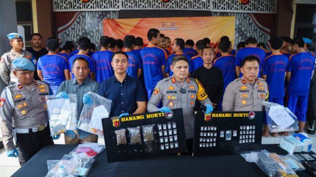 Selama Dua Bulan, Polres Karawang Jaring Sebanyak 32 Tersangka Kasus Narkoba