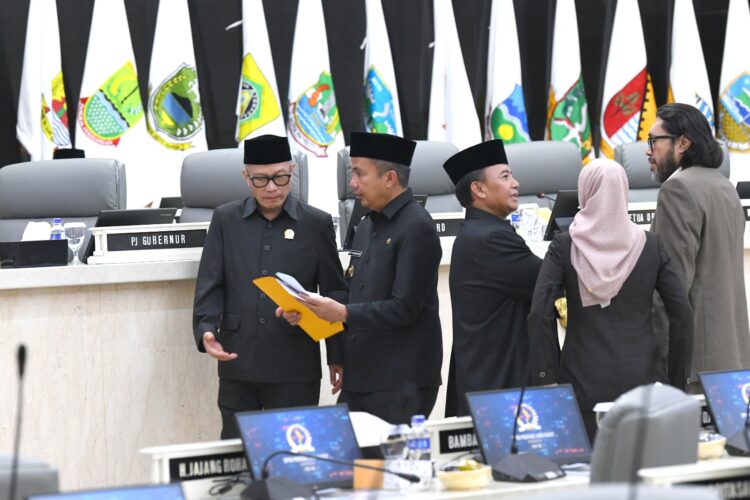 Bey Machmudin Jawab Pandangan Fraksi DPRD Jabar Terkait Ranperda APBD 2025