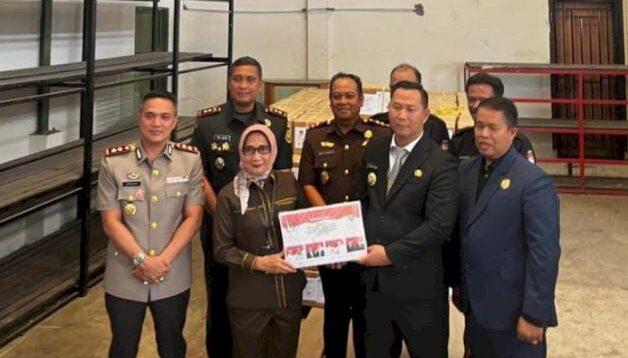 Bawaslu Muara Enim Dampingi Pj Bupati Lakukan Pengecekan Surat Sura Persiapan Pilkada Serentak