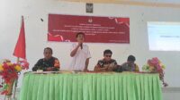 Babinsa Koramil 01/Lewa Hadiri dan Amankan Rapat Pleno Rekapitulasi Hasil Penghitungan Suara Tingkat Kecamatan