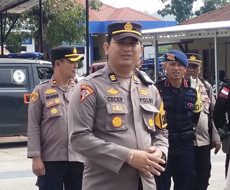 Kabag OPS Polres Sumba Barat Pimpin Apel Persiapan Pergeseran Pasukan untuk Pengamanan Debat Publik Pilkada Sumba Tengah