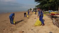 Ditpolairud Polda Kaltim Gelar Aksi Bersih Laut dan Sungai di Pantai Damba Enggang, Libatkan Warga dan Relawan