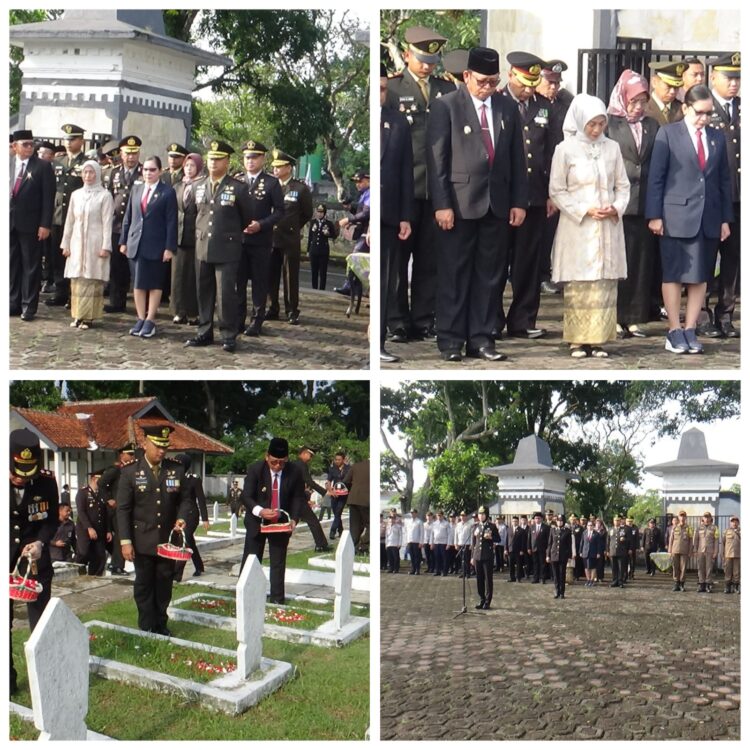 Dandim 0607/ Kota Sukabumi Bersama Forkopimda Ziarah dan Tabur Bunga Dandim 0607/ Kota Sukabumi Bersama Forkopimda Ziarah dan Tabur Bunga