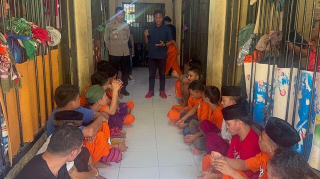 Satresnarkoba Polres Bima Sosialisasi Bahaya Narkoba Kepada Tahanan