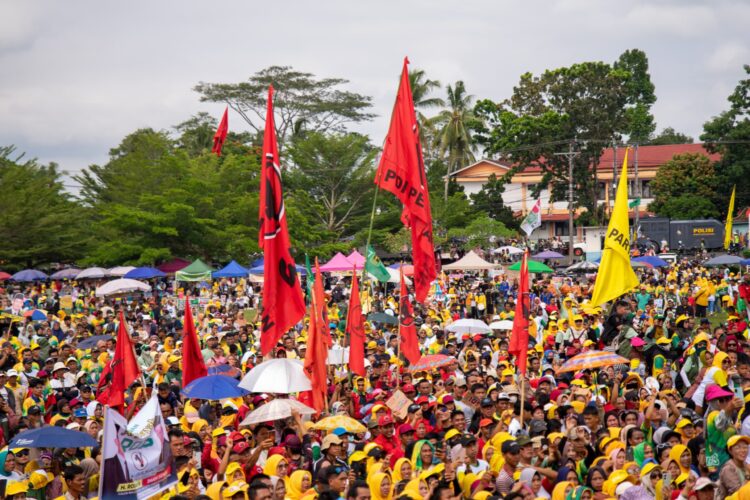 Lapangan Taman Olahraga Silampari Jadi Lautan Manusia Saat Kampanye Akbar Paslon Wali Kota dan Wakil Wali Kota Lubuklinggau