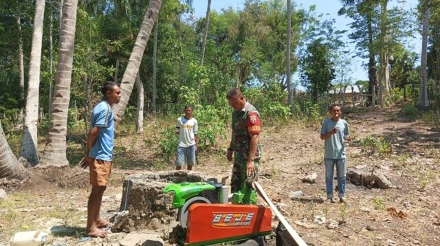 Babinsa Koramil 03/Pahunga Lodu Cek Kinerja Pompa Air di Desa Binaan