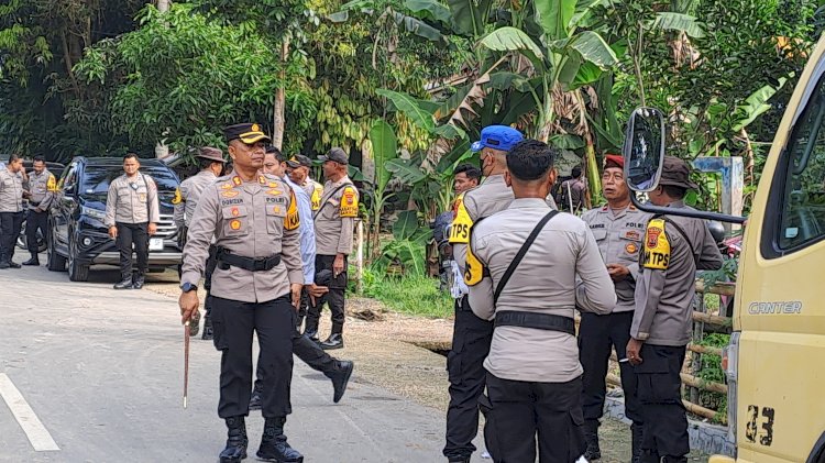 Kapolres Sumba Barat Pimpin Apel Pergeseran Kotak Suara