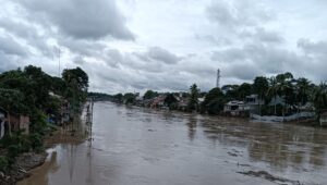 Luapan Sungai Enim Ancam Proyek Raksasa