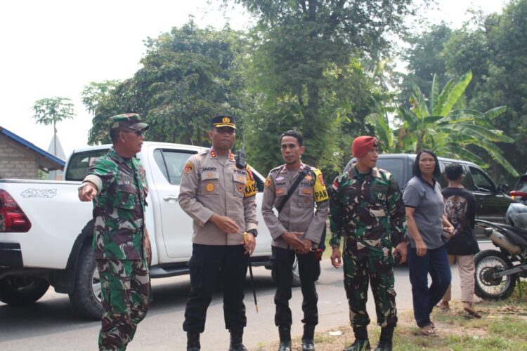 Kapolres Sumba Timur Bersama Kasdim, Meninjau Aktifitas di Beberapa Lokasi TPS