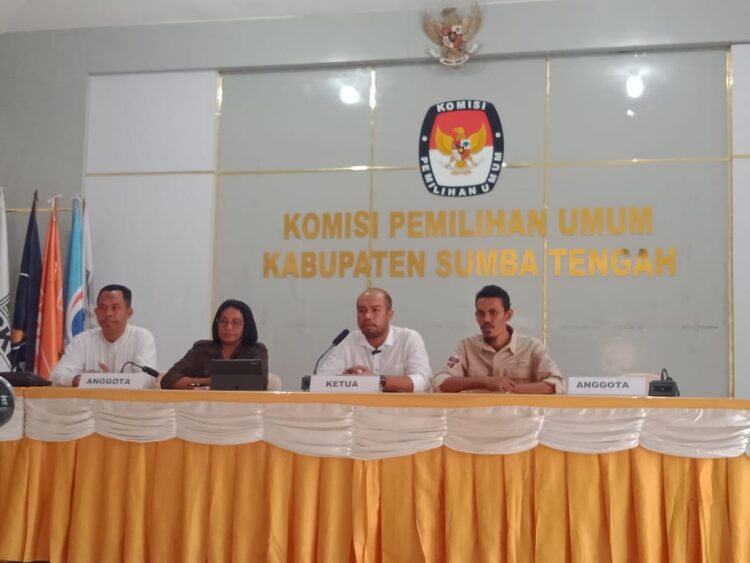 Ketua KPU Kabupaten Sumba Tengah, Fredy Bewa Umbu Guty, Kita Tetap Tenang dan Menunggu Hasil Akhir